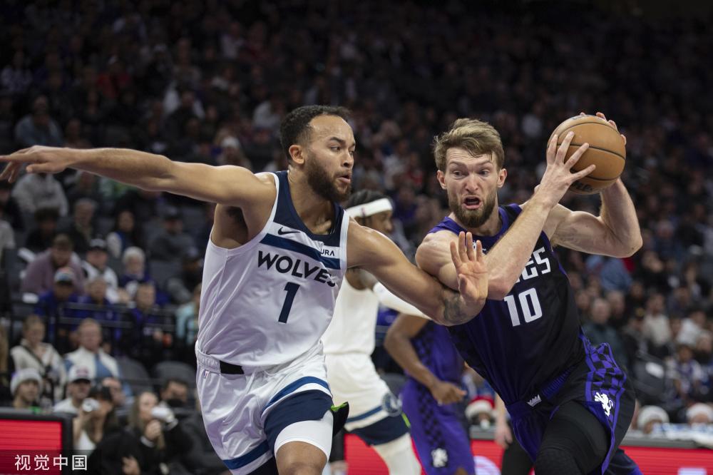 尔在接受采 尔在接受采